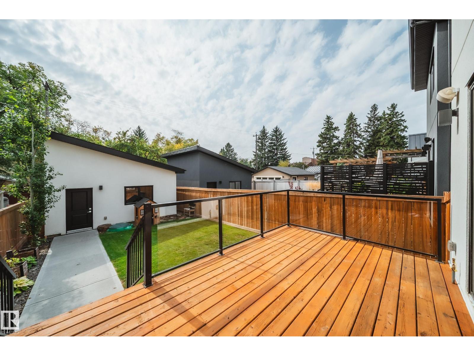 14005 105 AV NW, Edmonton