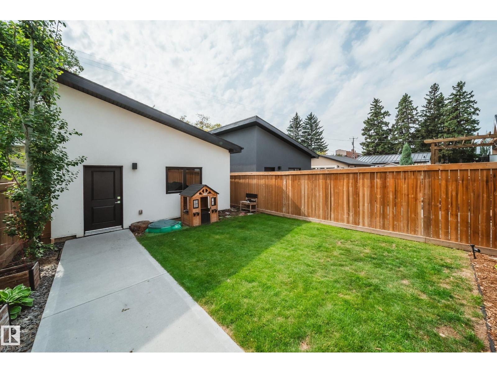 14005 105 AV NW, Edmonton