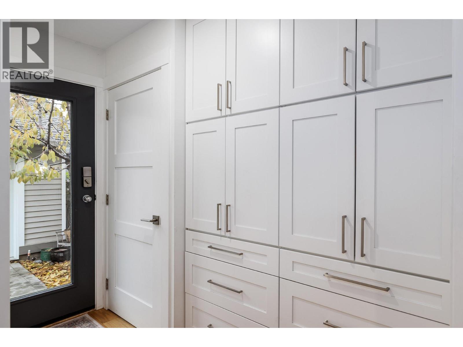 118 665 Cook Road, Kelowna