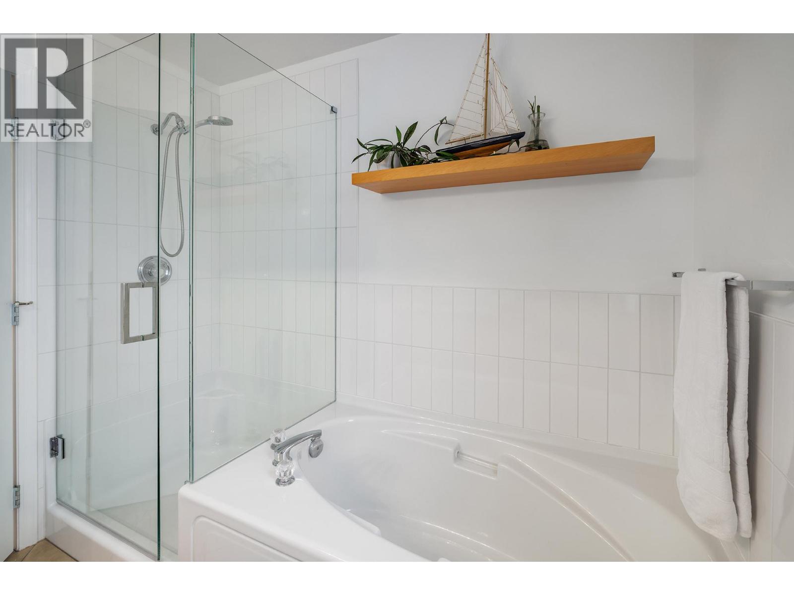 118 665 Cook Road, Kelowna