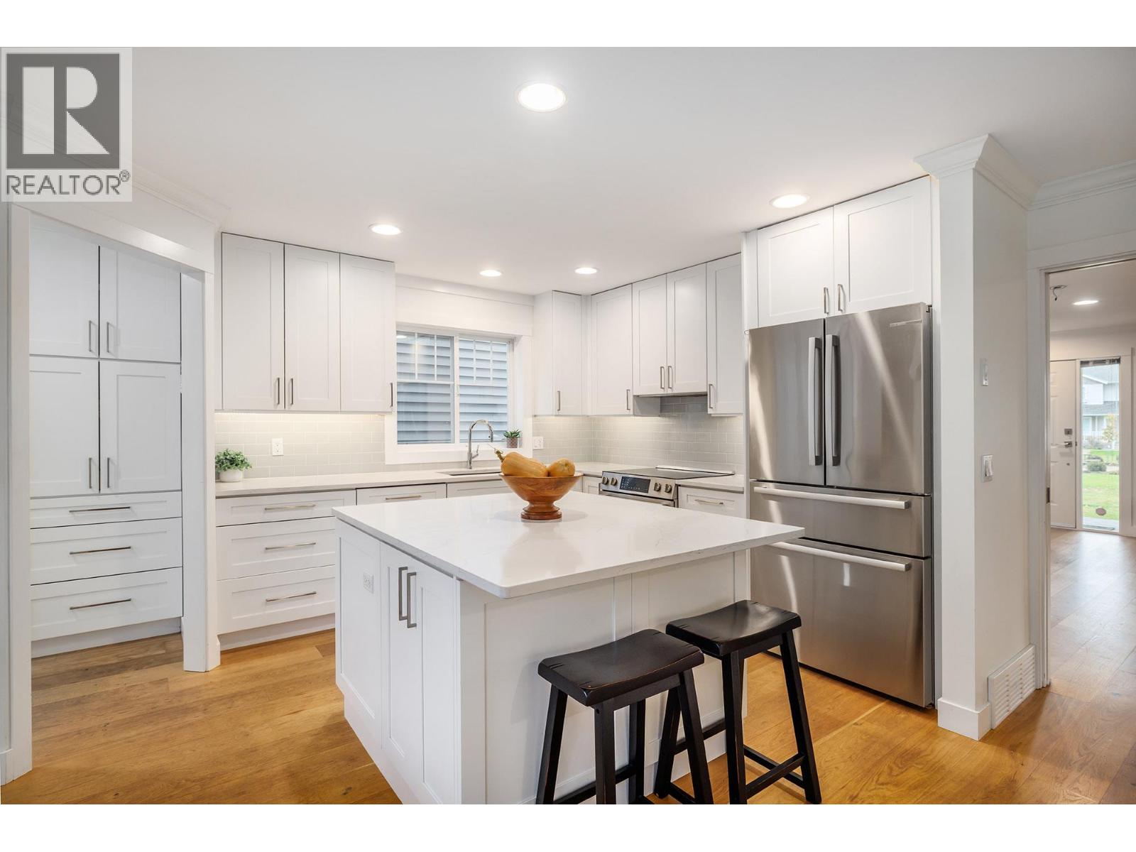 118 665 Cook Road, Kelowna