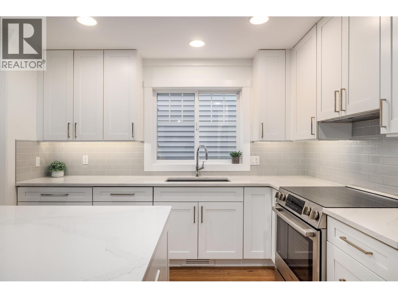 118 665 Cook Road, Kelowna