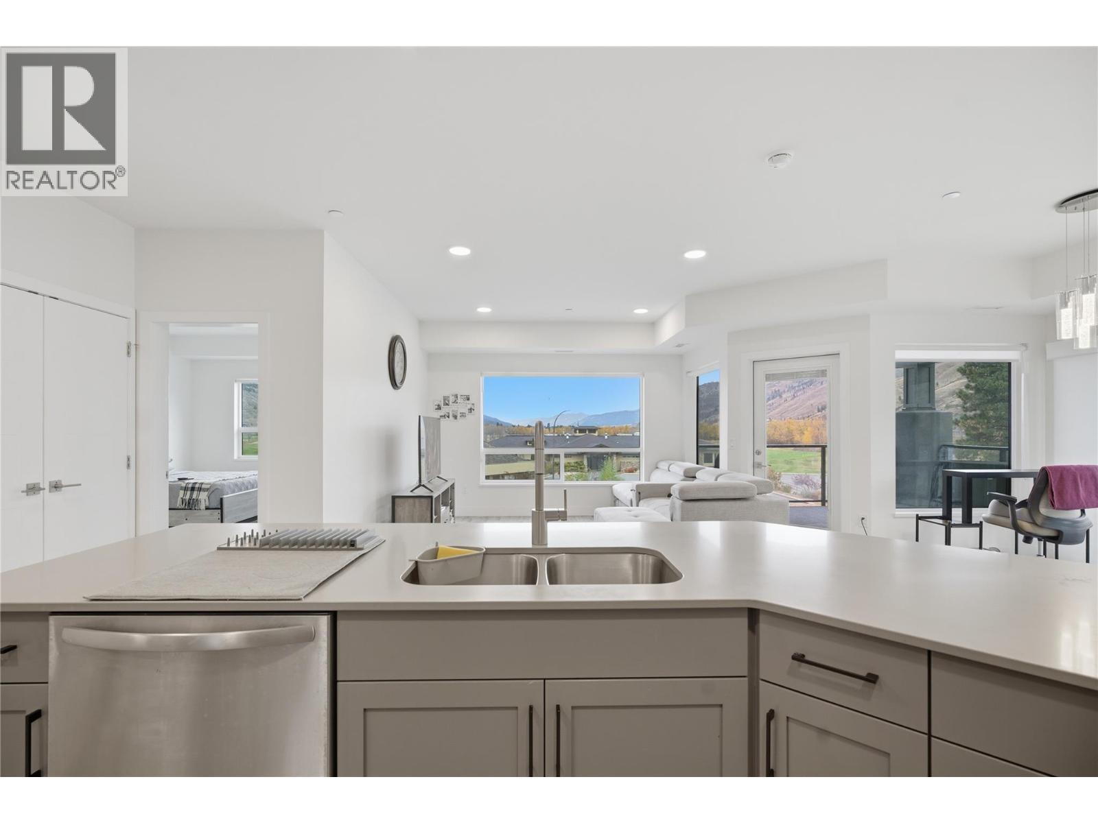 651 Dunes Drive Unit# 210, Kamloops