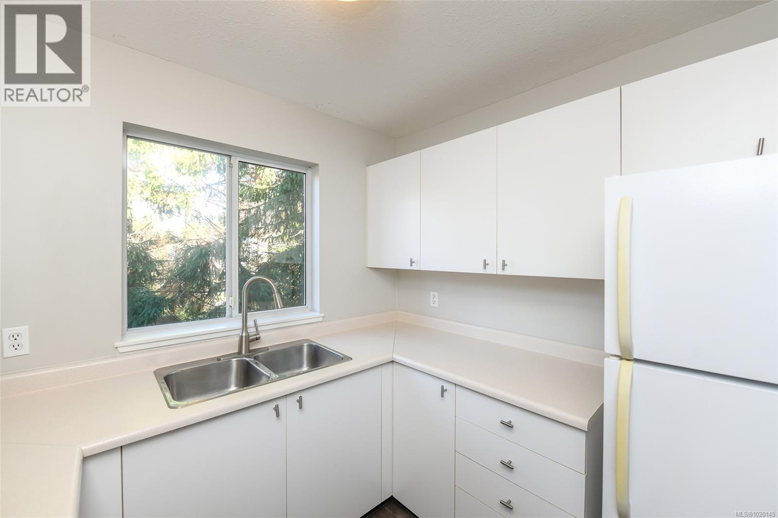 #409 1050 BRAIDWOOD RD - 11