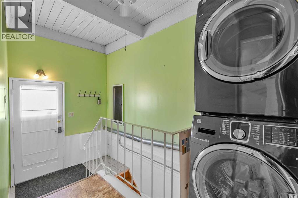 Single Family House Bungalow for Sale in  Hilton Avenue NW Highwood Calgary 