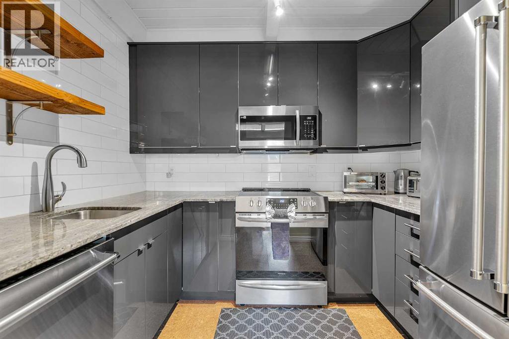 Single Family House Bungalow for Sale in  Hilton Avenue NW Highwood Calgary 