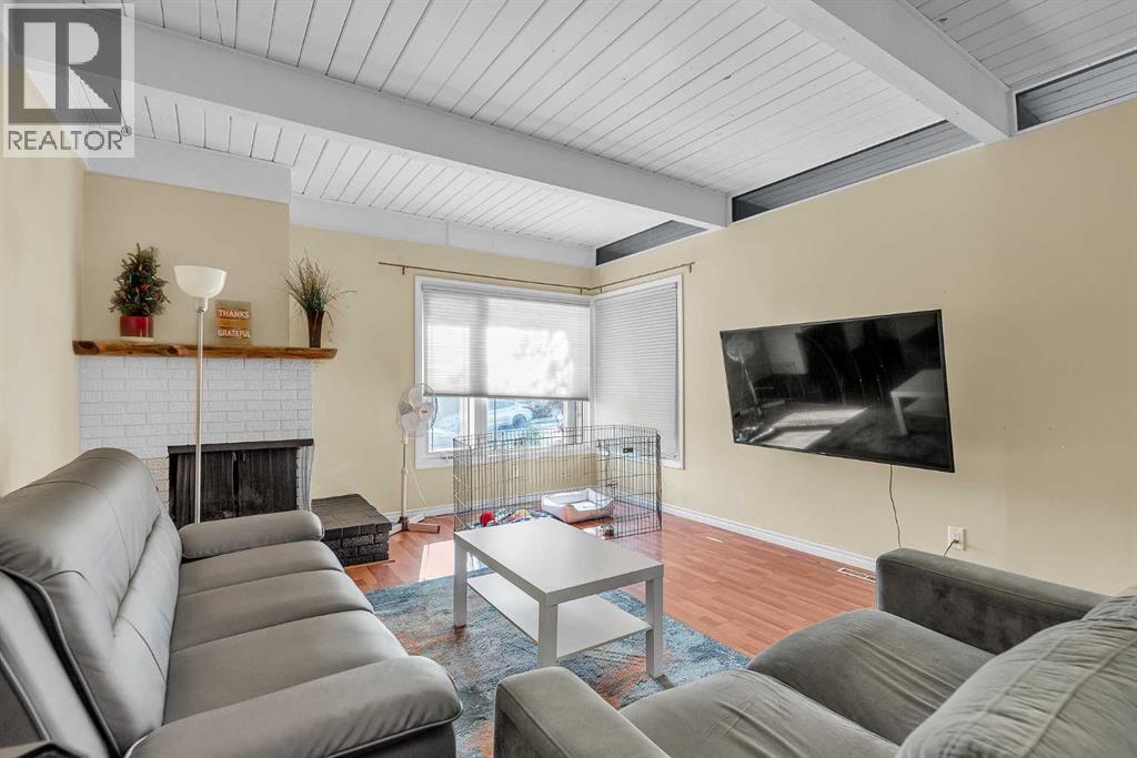 Single Family House Bungalow for Sale in  Hilton Avenue NW Highwood Calgary 