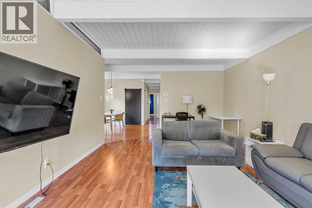 Single Family House Bungalow for Sale in  Hilton Avenue NW Highwood Calgary 