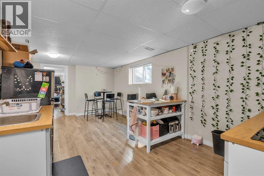 Single Family House Bungalow for Sale in  Hilton Avenue NW Highwood Calgary 