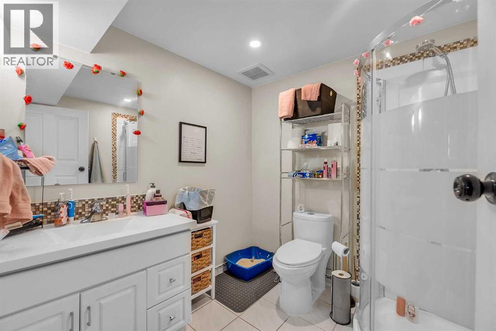 Single Family House Bungalow for Sale in  Hilton Avenue NW Highwood Calgary 