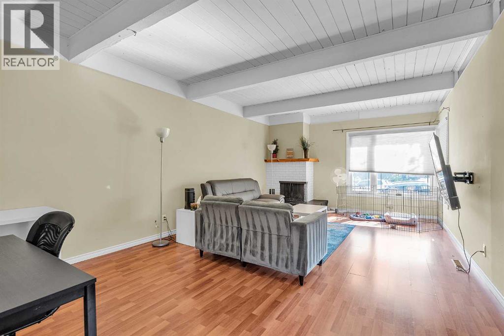 Single Family House Bungalow for Sale in  Hilton Avenue NW Highwood Calgary 