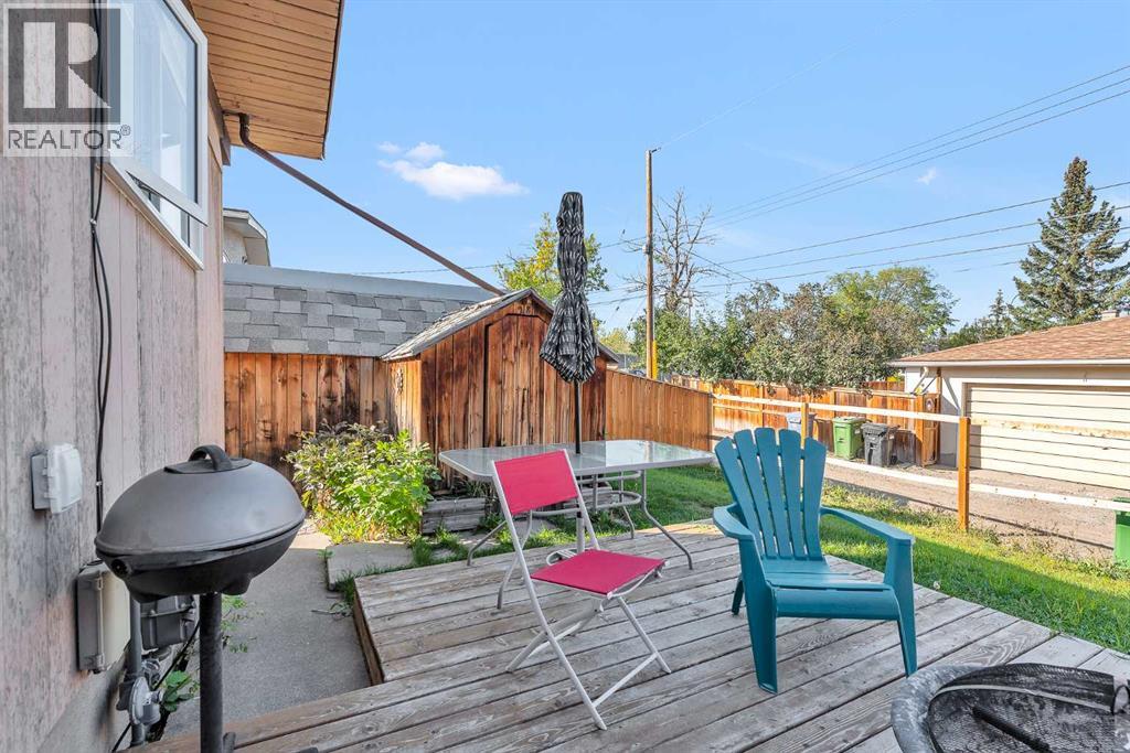 Single Family House Bungalow for Sale in  Hilton Avenue NW Highwood Calgary 