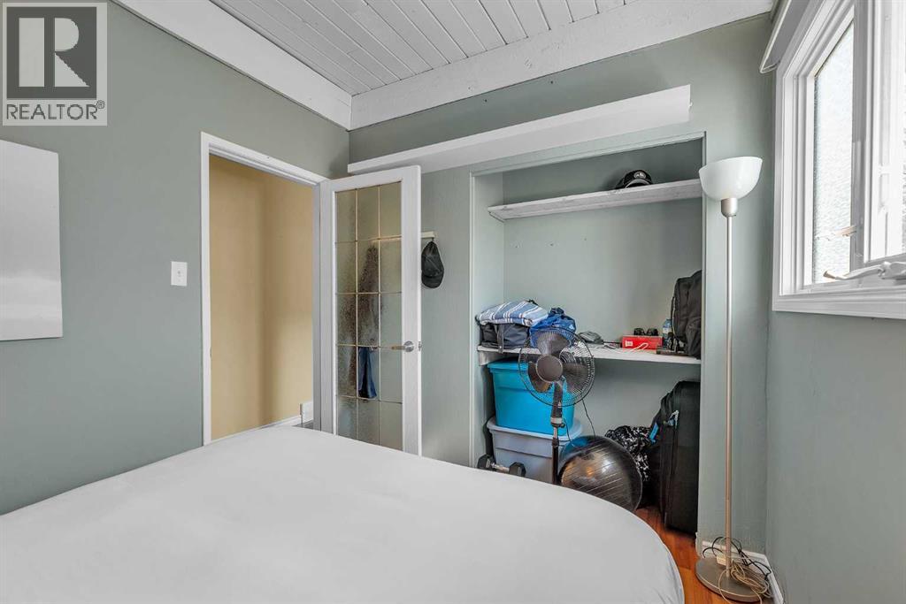 Single Family House Bungalow for Sale in  Hilton Avenue NW Highwood Calgary 