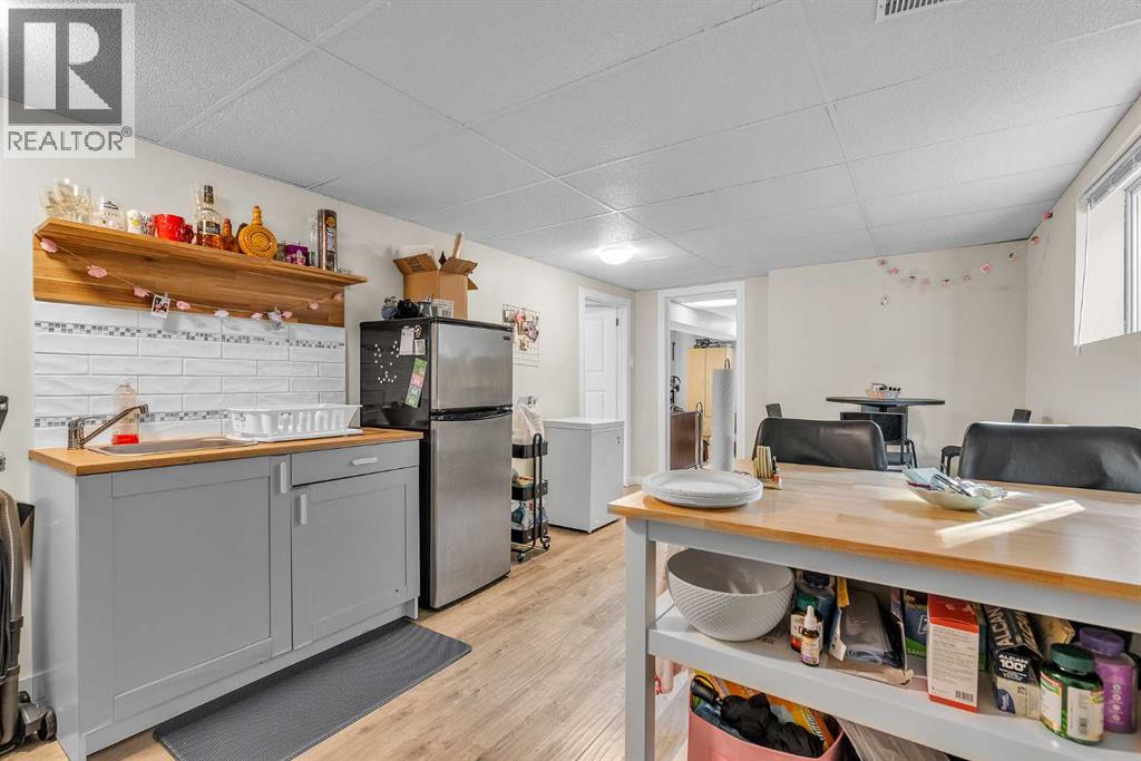 Single Family House Bungalow for Sale in  Hilton Avenue NW Highwood Calgary 