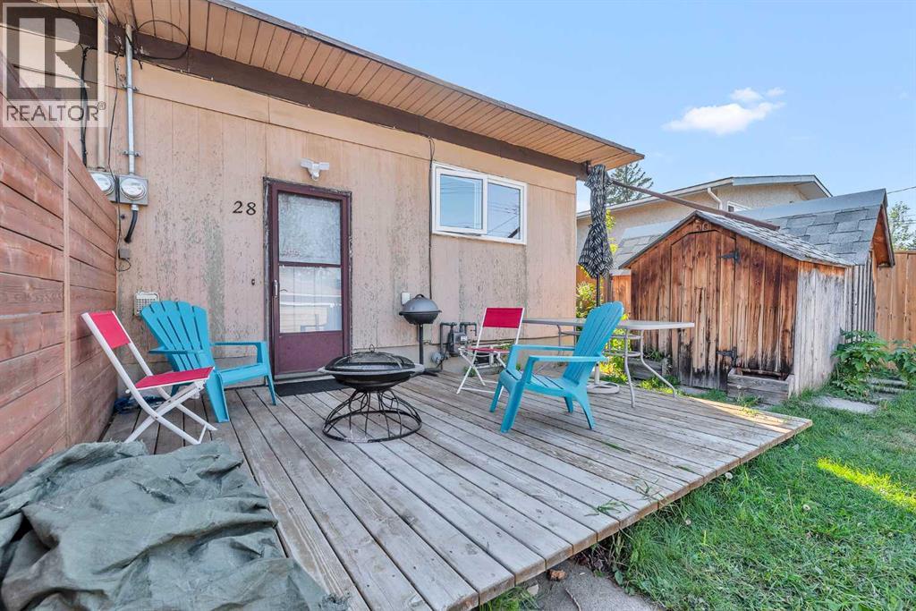 Single Family House Bungalow for Sale in  Hilton Avenue NW Highwood Calgary 