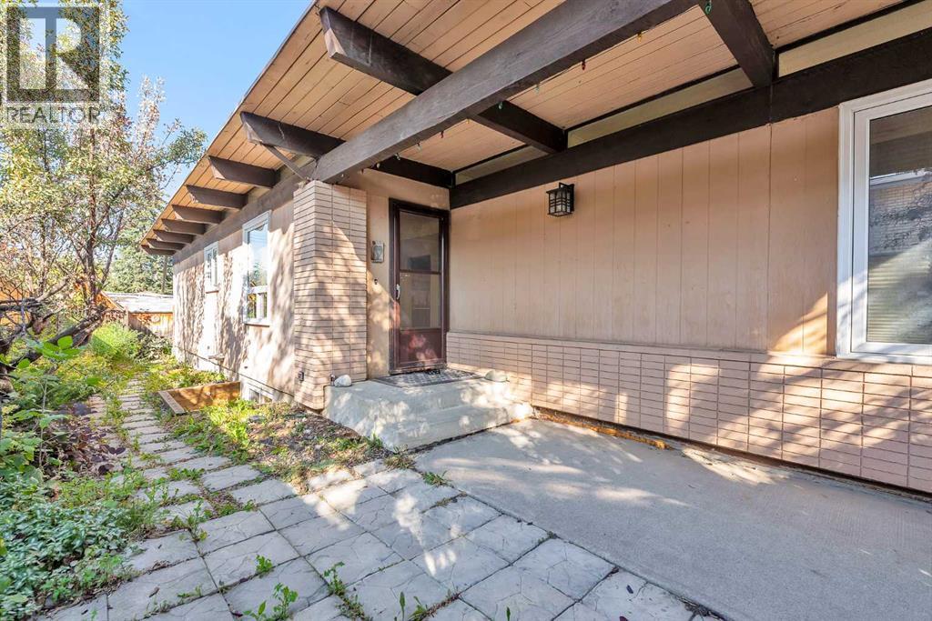 Single Family House Bungalow for Sale in  Hilton Avenue NW Highwood Calgary 