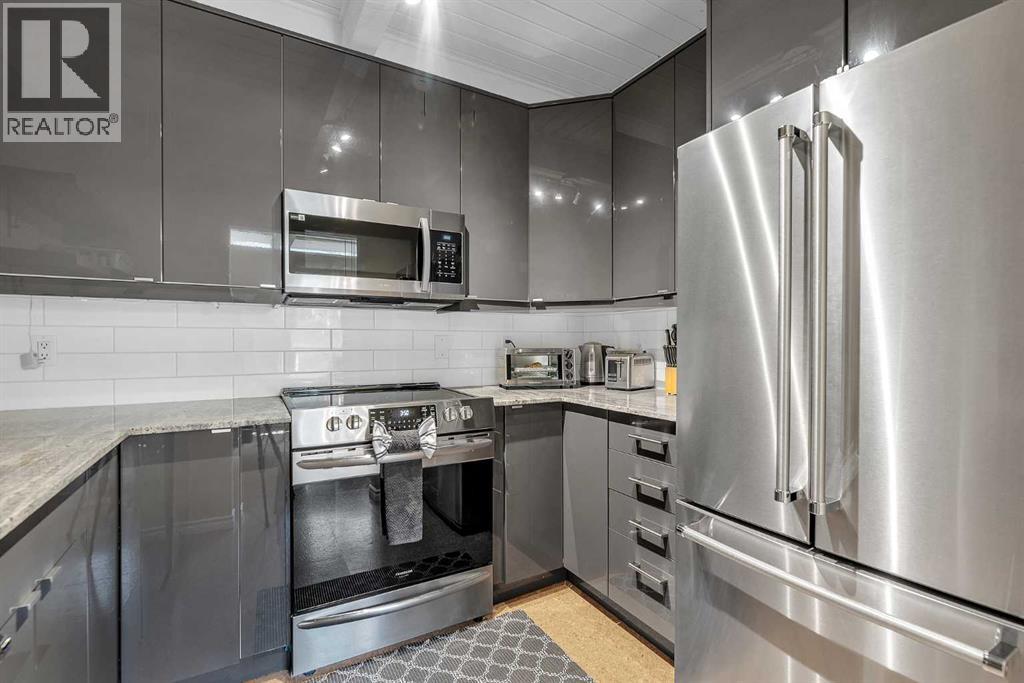 Single Family House Bungalow for Sale in  Hilton Avenue NW Highwood Calgary 