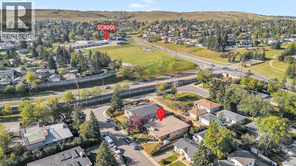 Single Family House Bungalow for Sale in  Hilton Avenue NW Highwood Calgary 