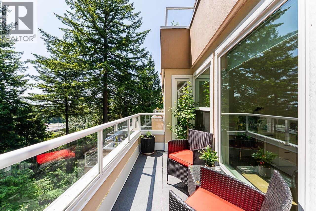 11 2425 EDGEMONT BOULEVARD, North Vancouver