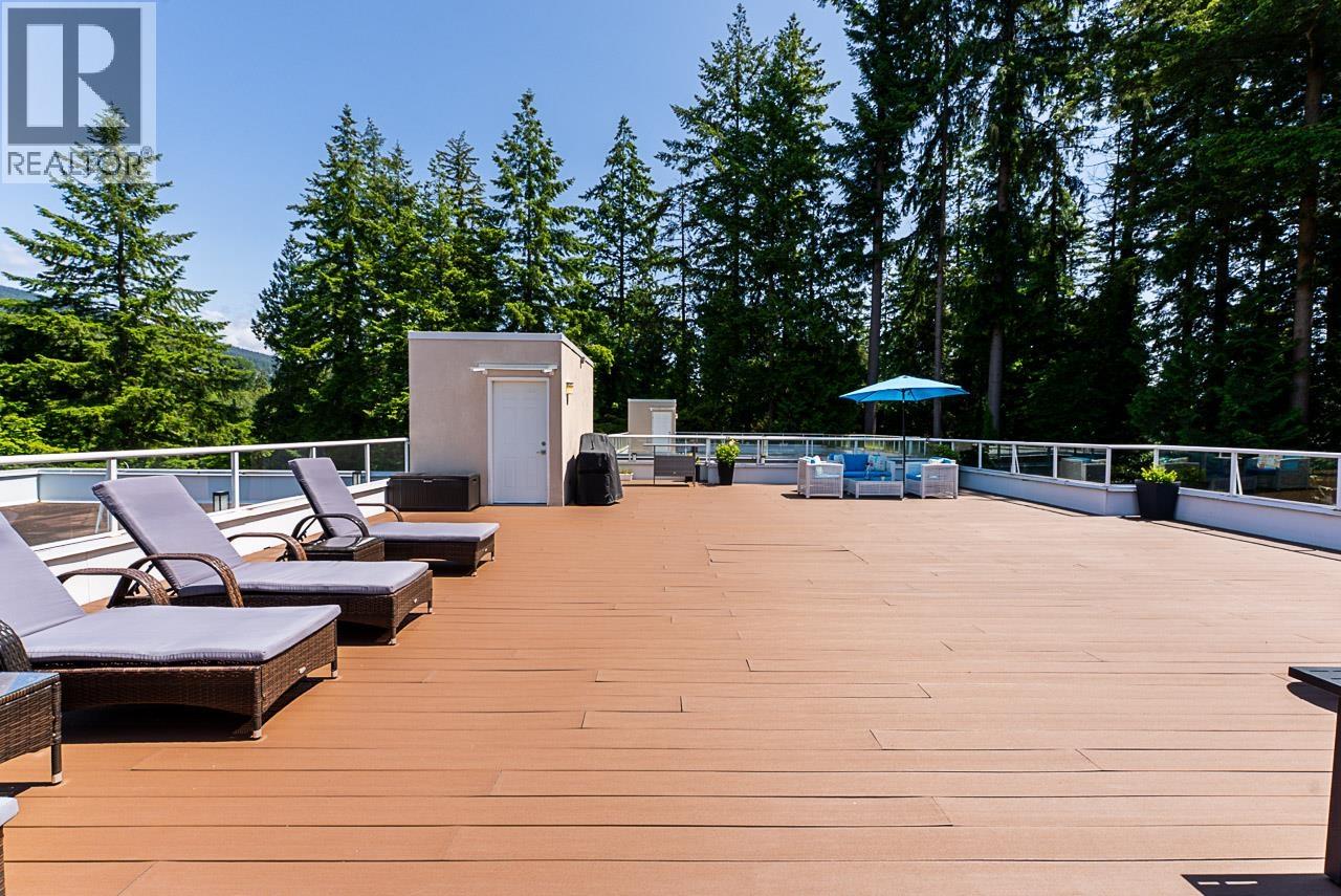 11 2425 EDGEMONT BOULEVARD, North Vancouver