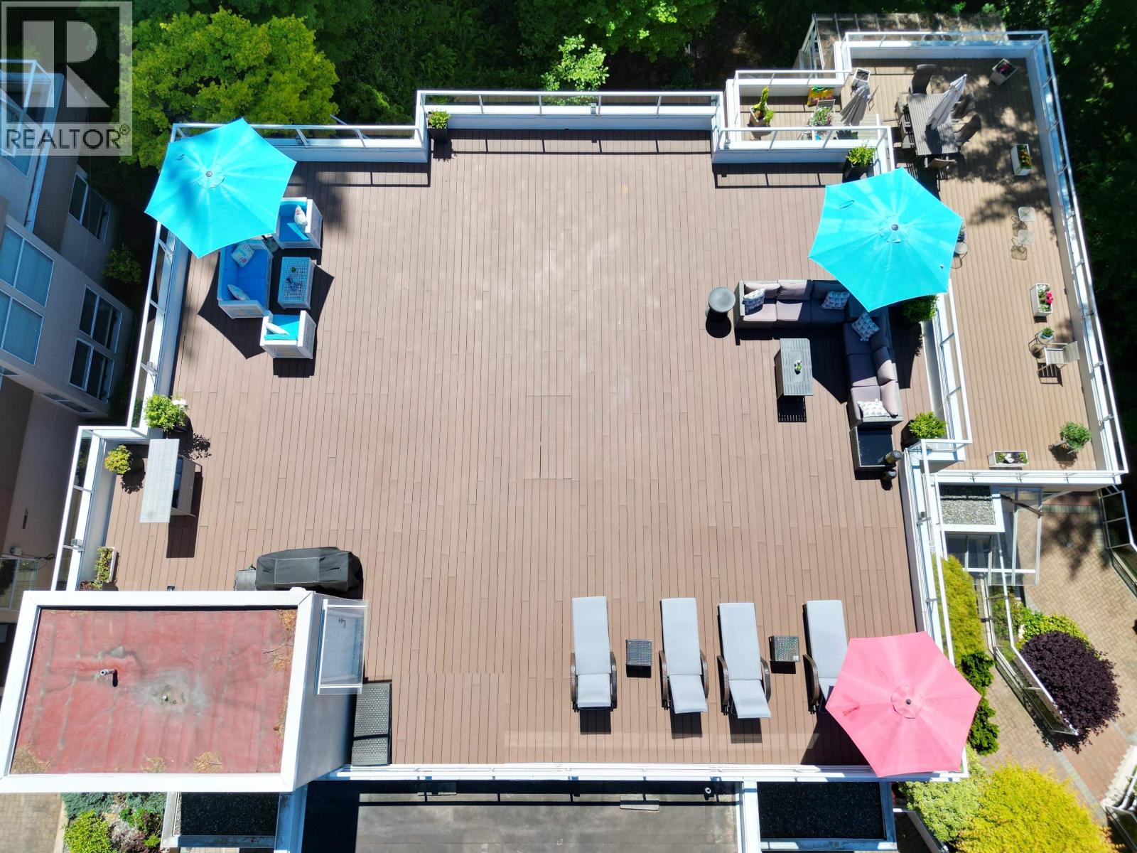 11 2425 EDGEMONT BOULEVARD, North Vancouver