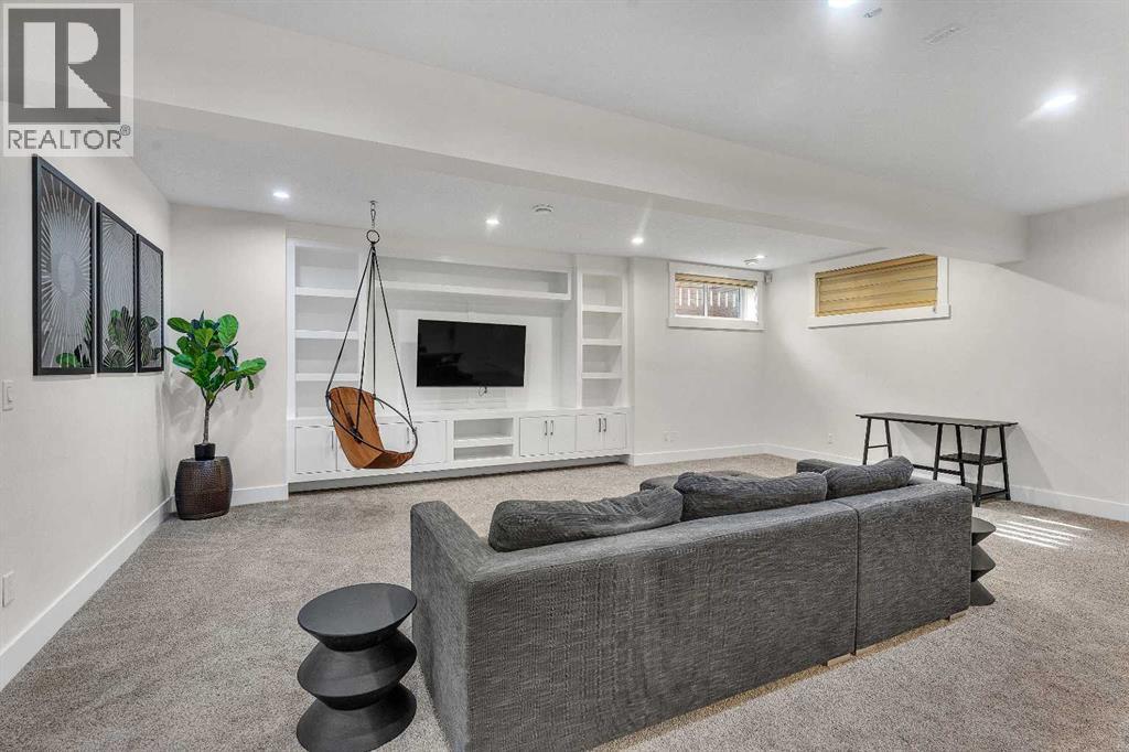 Single Family House for Sale in   Avenue NE Winston Heights/Mountview Calgary 