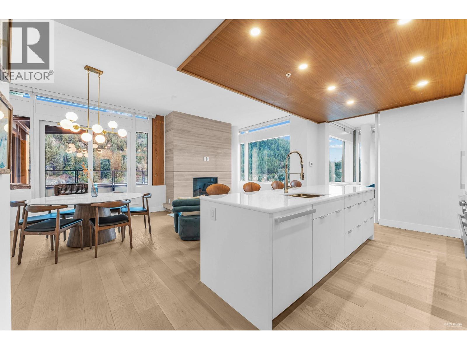 1002 6707 NELSON AVENUE, West Vancouver