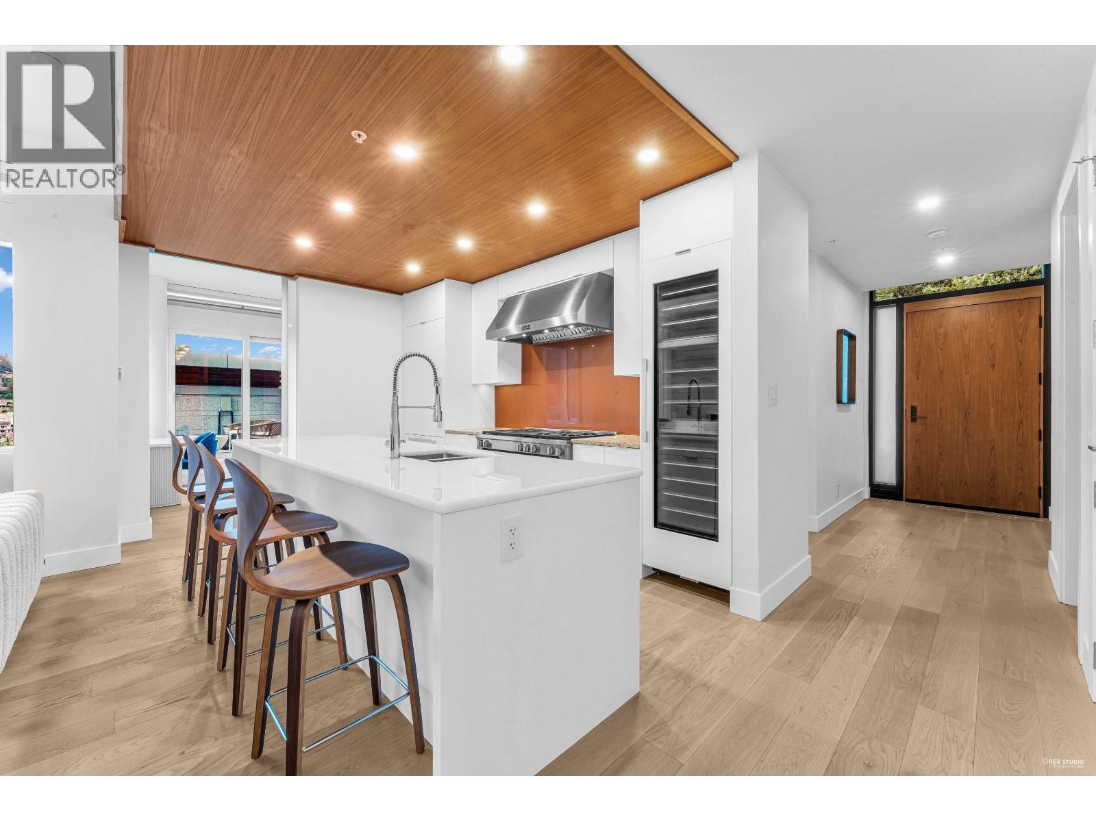 1002 6707 NELSON AVENUE, West Vancouver