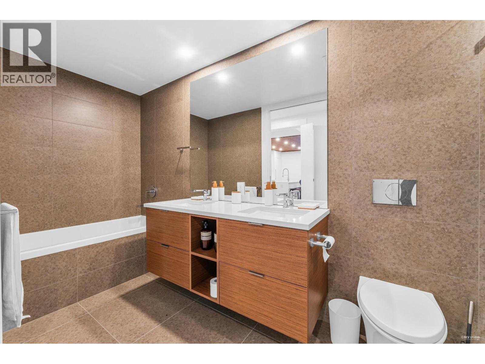 1002 6707 NELSON AVENUE, West Vancouver