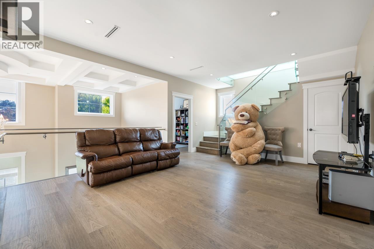 4591 TRIMARAN DRIVE, Richmond