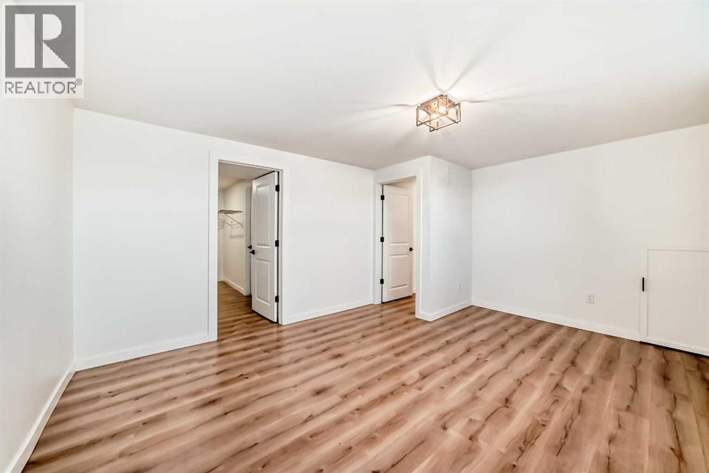 Single Family House Bi-level for Sale in  Fairmount Drive SE Acadia Calgary 