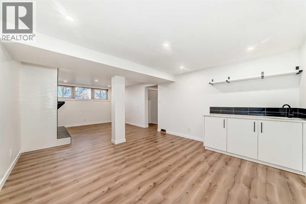 Single Family House Bi-level for Sale in  Fairmount Drive SE Acadia Calgary 