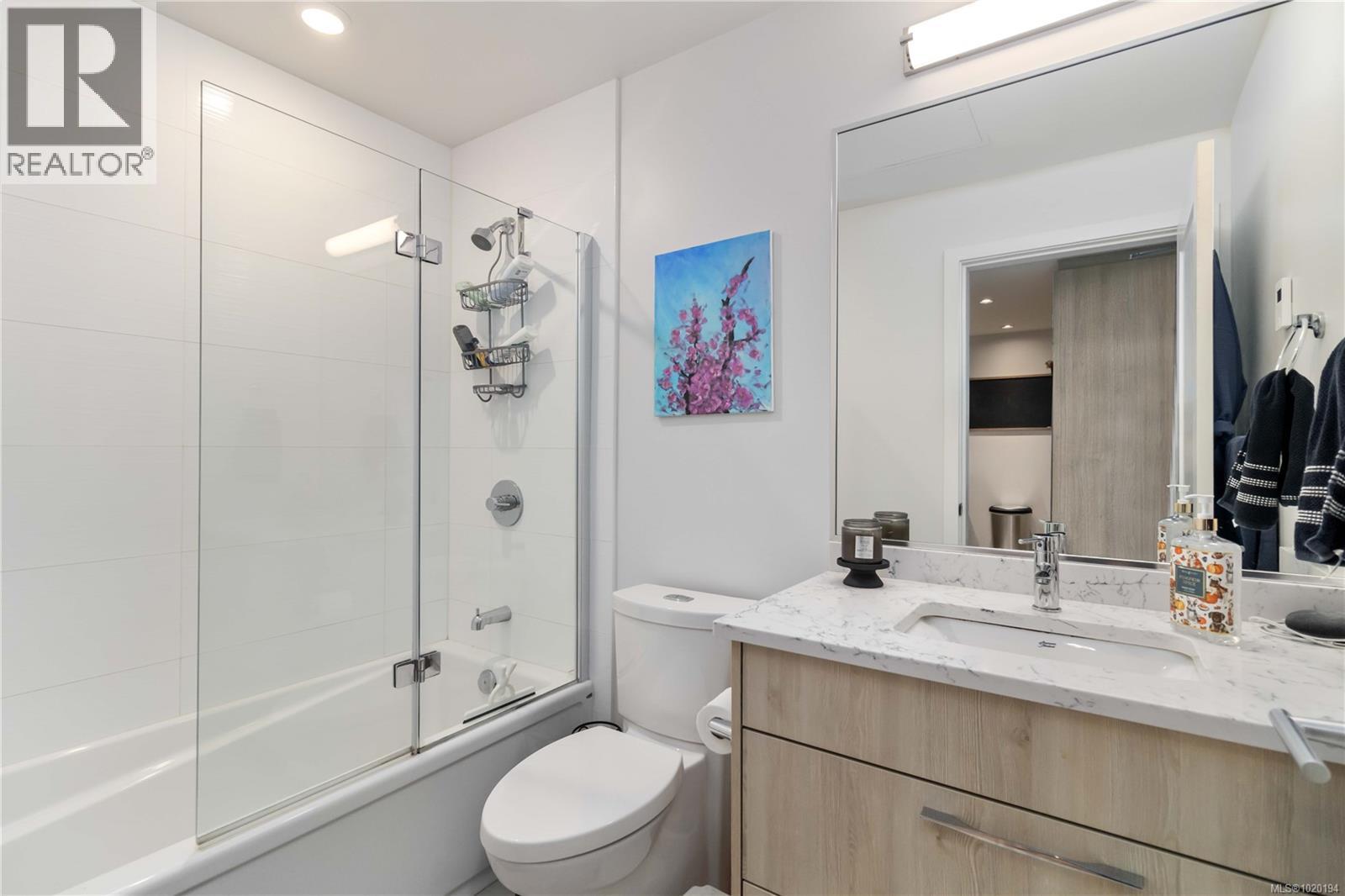 302 9864 Fourth Street, Sidney