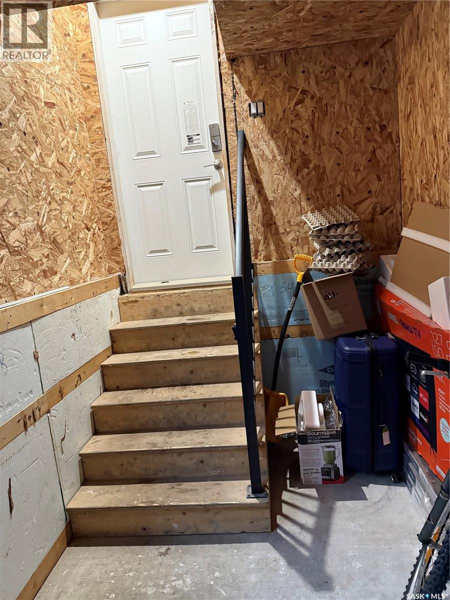 Single Family House Bi-level for Sale in  Kloppenburg STREET Saskatoon 