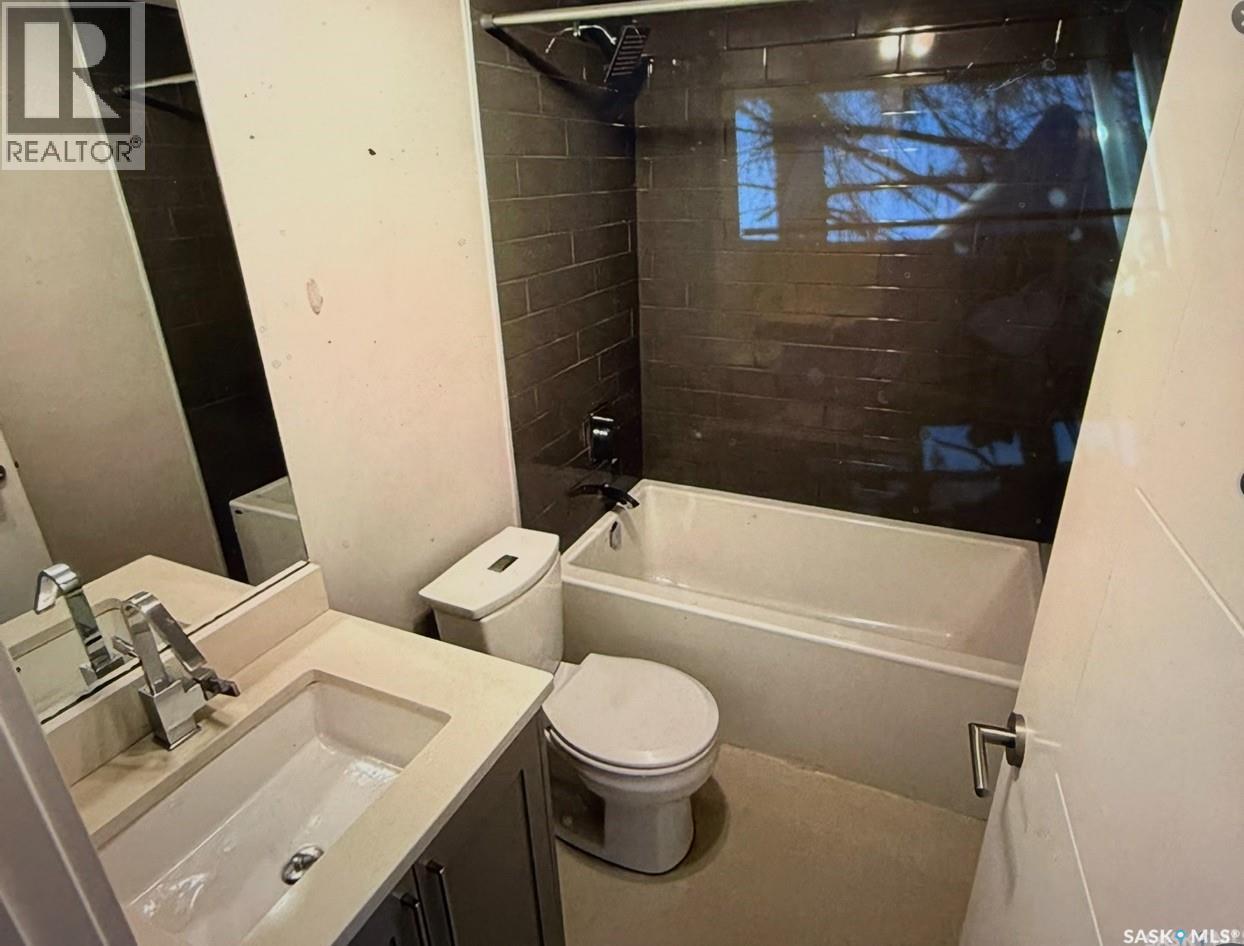 Single Family House Bi-level for Sale in  Kloppenburg STREET Saskatoon 