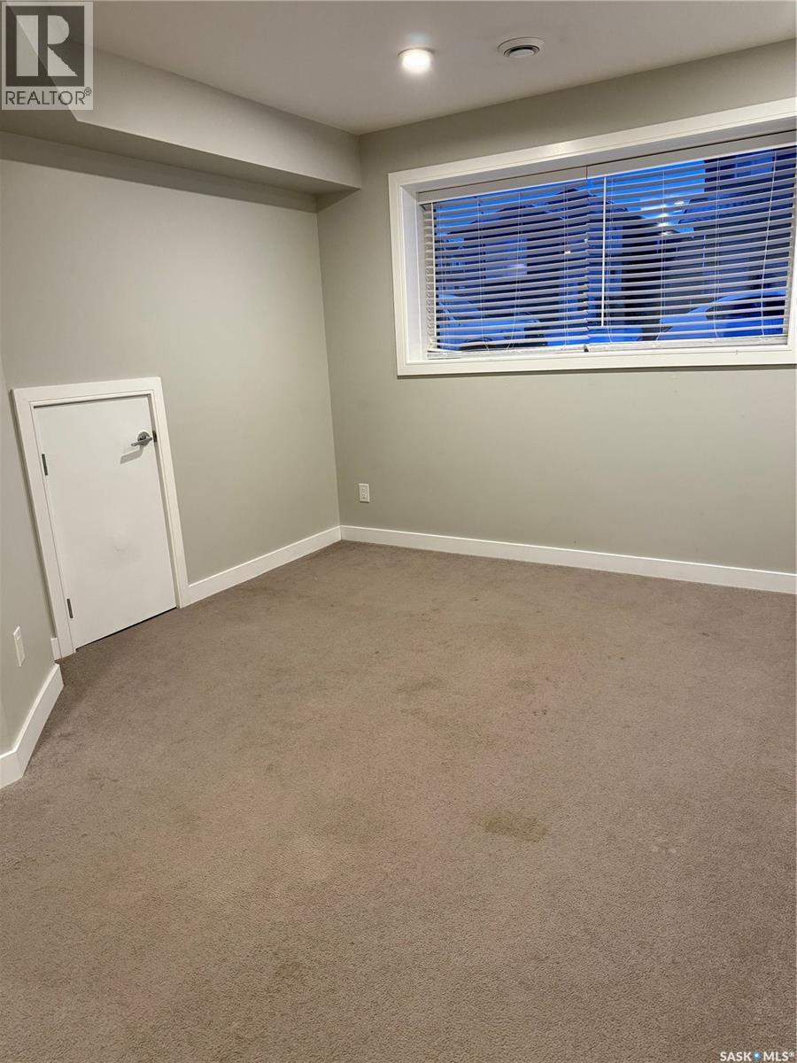 Single Family House Bi-level for Sale in  Kloppenburg STREET Saskatoon 