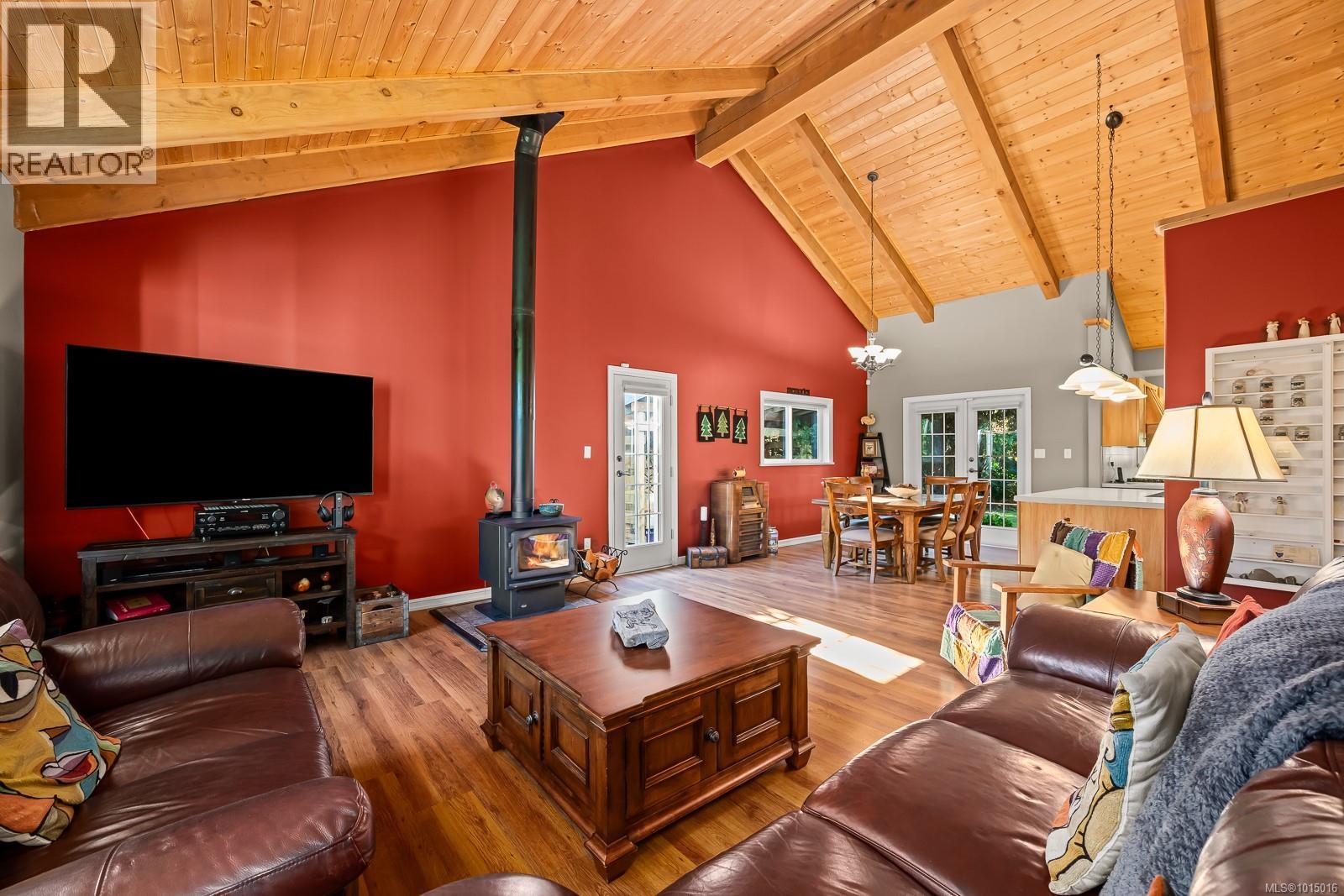 6505 Mystery Beach Rd, Fanny Bay