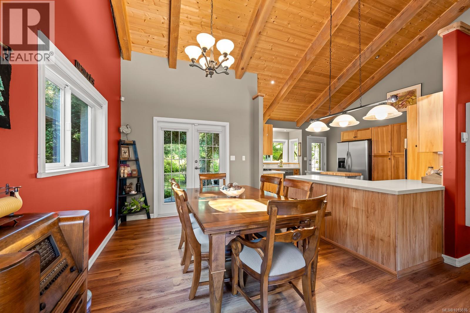 6505 Mystery Beach Rd, Fanny Bay