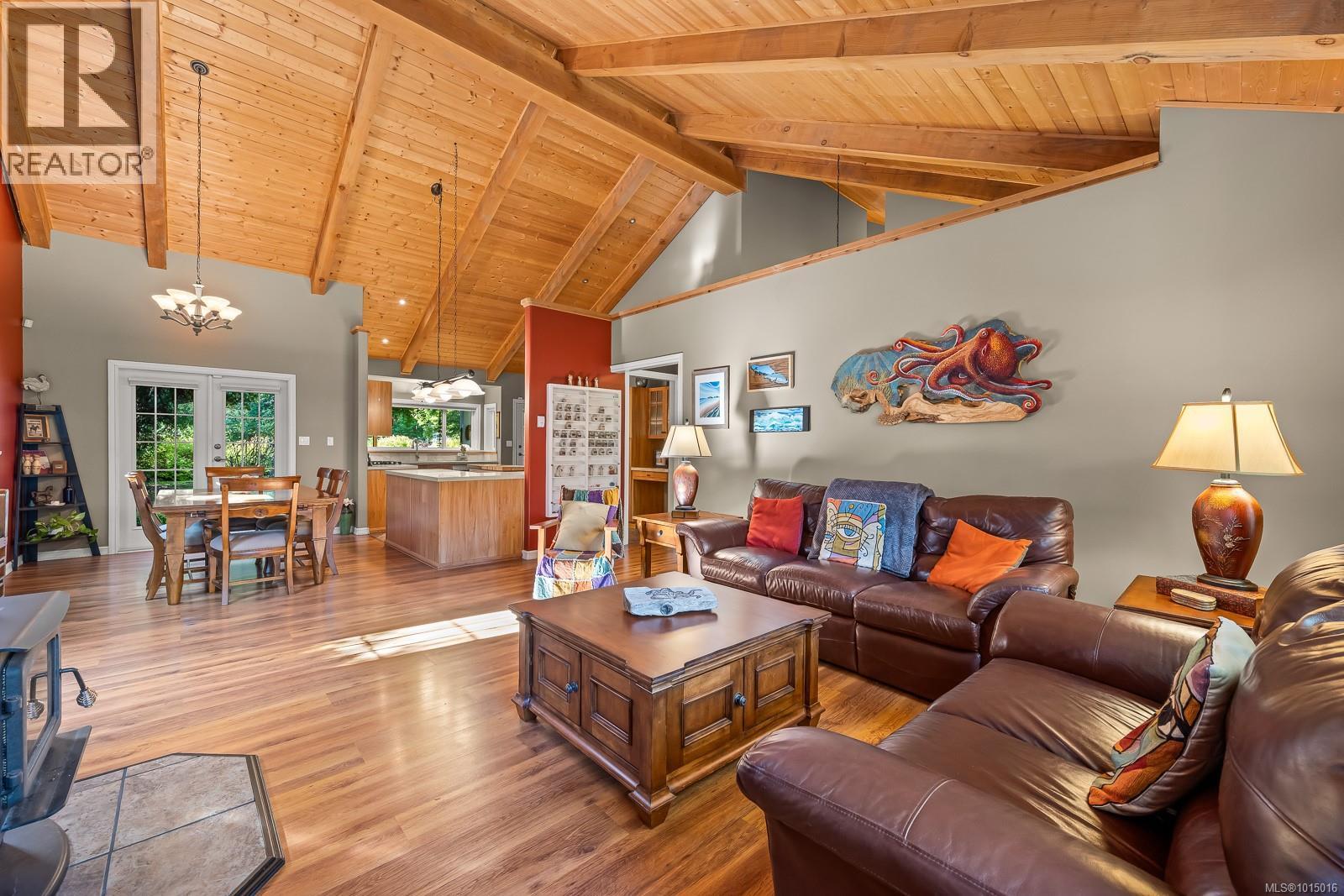 6505 Mystery Beach Rd, Fanny Bay