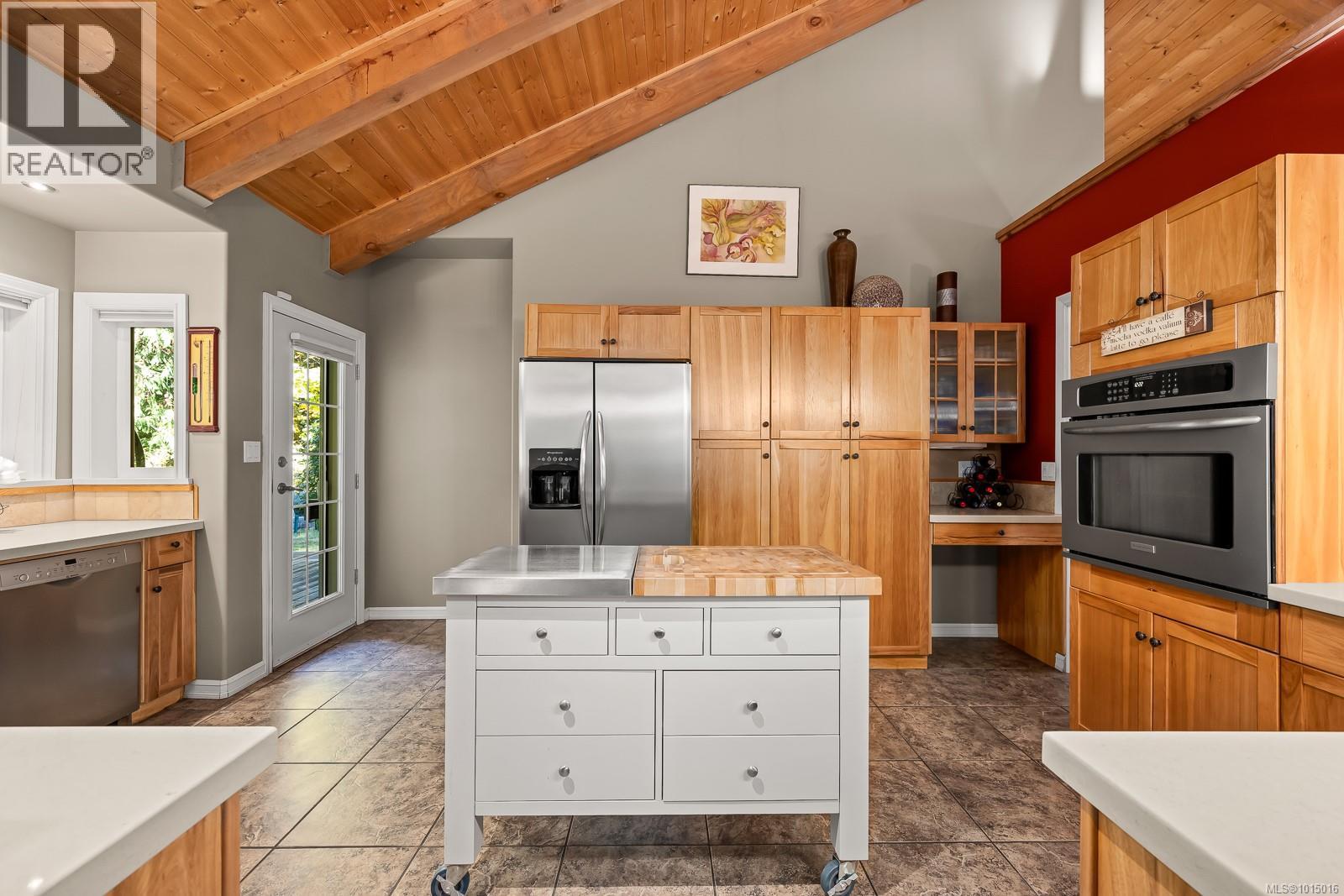 6505 Mystery Beach Rd, Fanny Bay