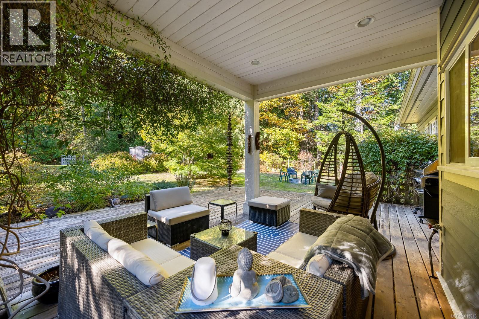 6505 Mystery Beach Rd, Fanny Bay