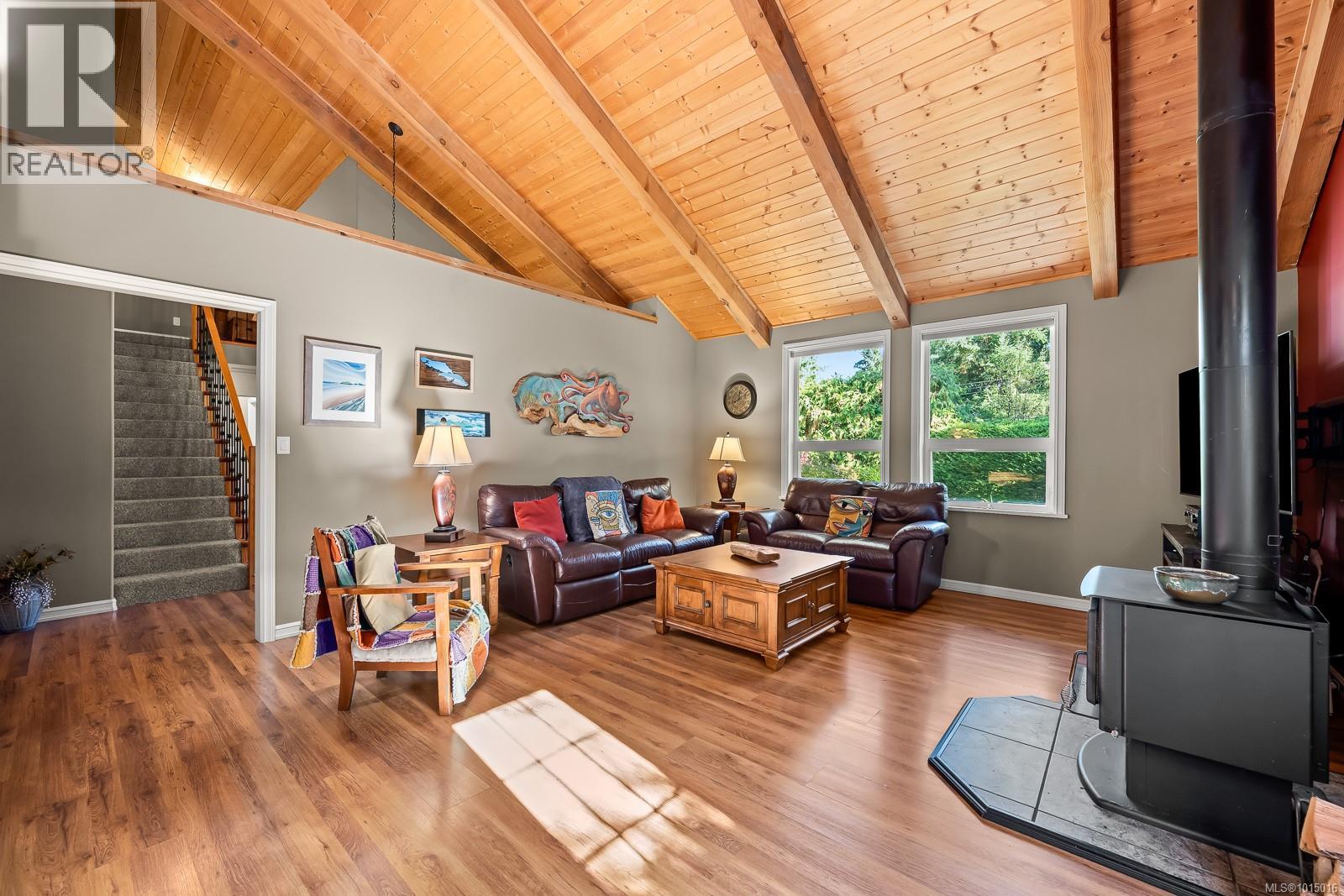 6505 Mystery Beach Rd, Fanny Bay