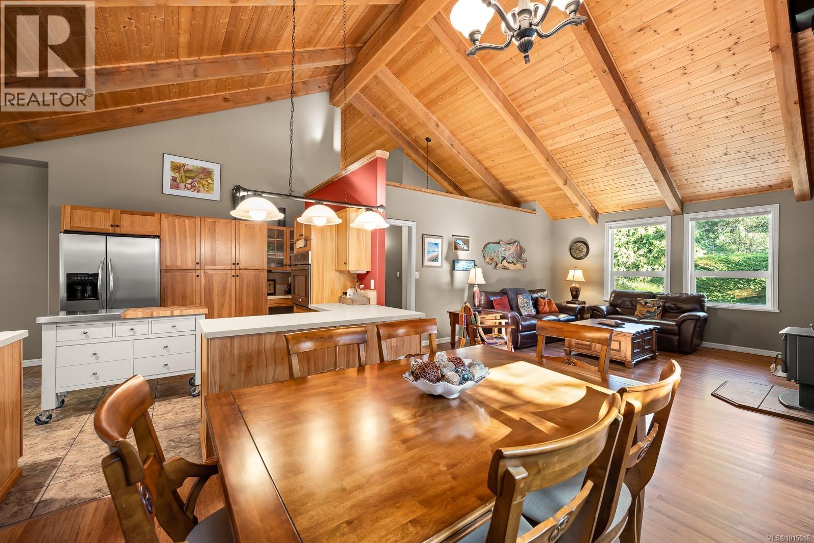 6505 Mystery Beach Rd, Fanny Bay