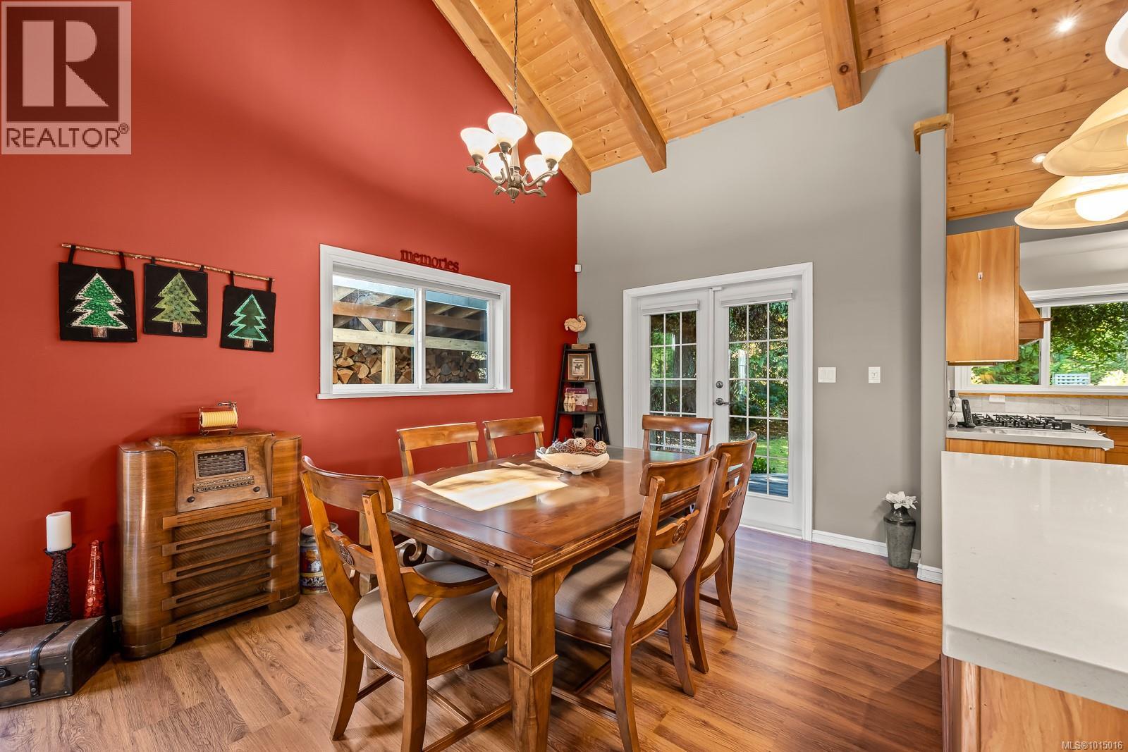 6505 Mystery Beach Rd, Fanny Bay