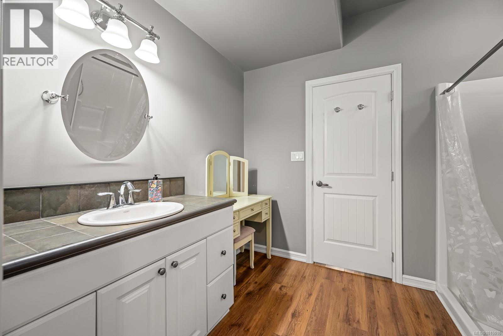 6505 Mystery Beach Rd, Fanny Bay