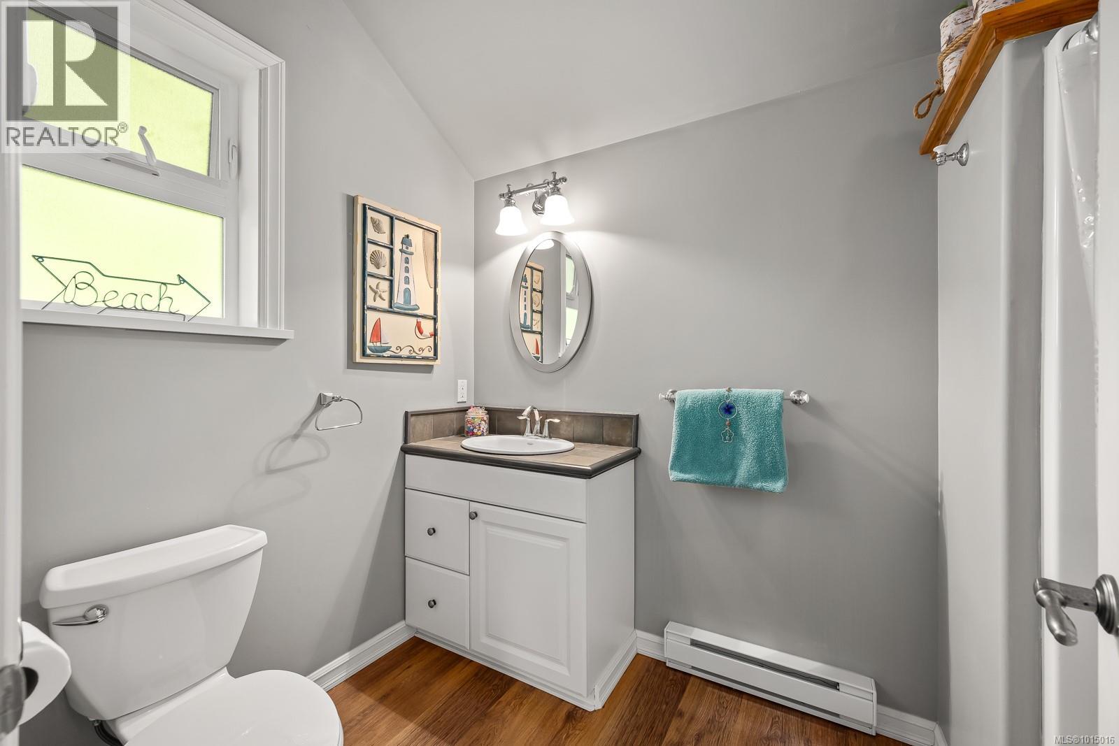 6505 Mystery Beach Rd, Fanny Bay