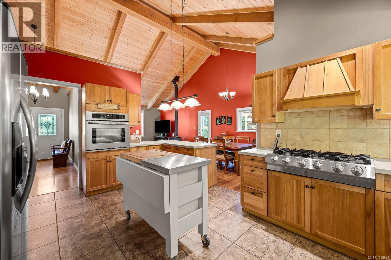 6505 Mystery Beach Rd, Fanny Bay