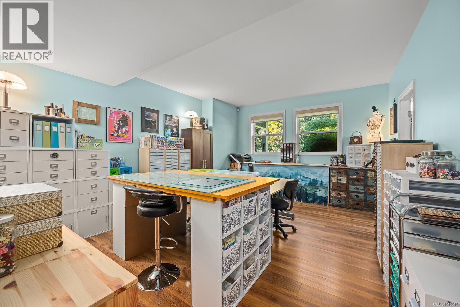 6505 Mystery Beach Rd, Fanny Bay