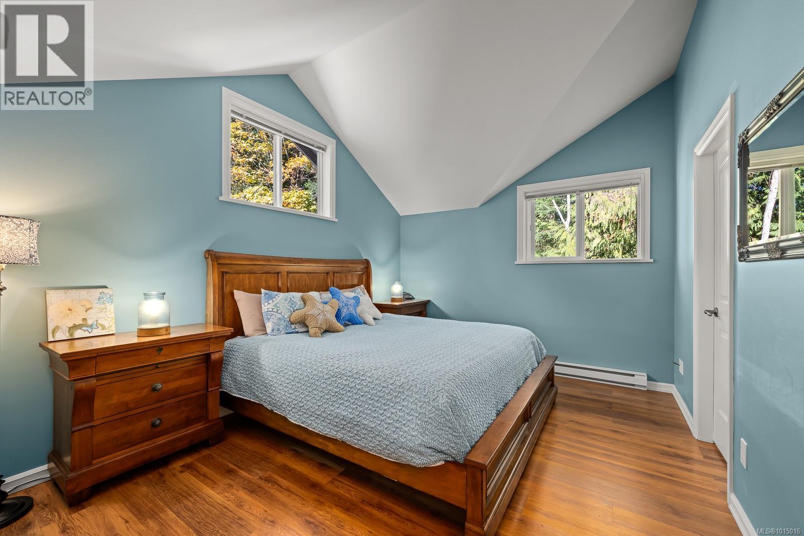 6505 Mystery Beach Rd, Fanny Bay