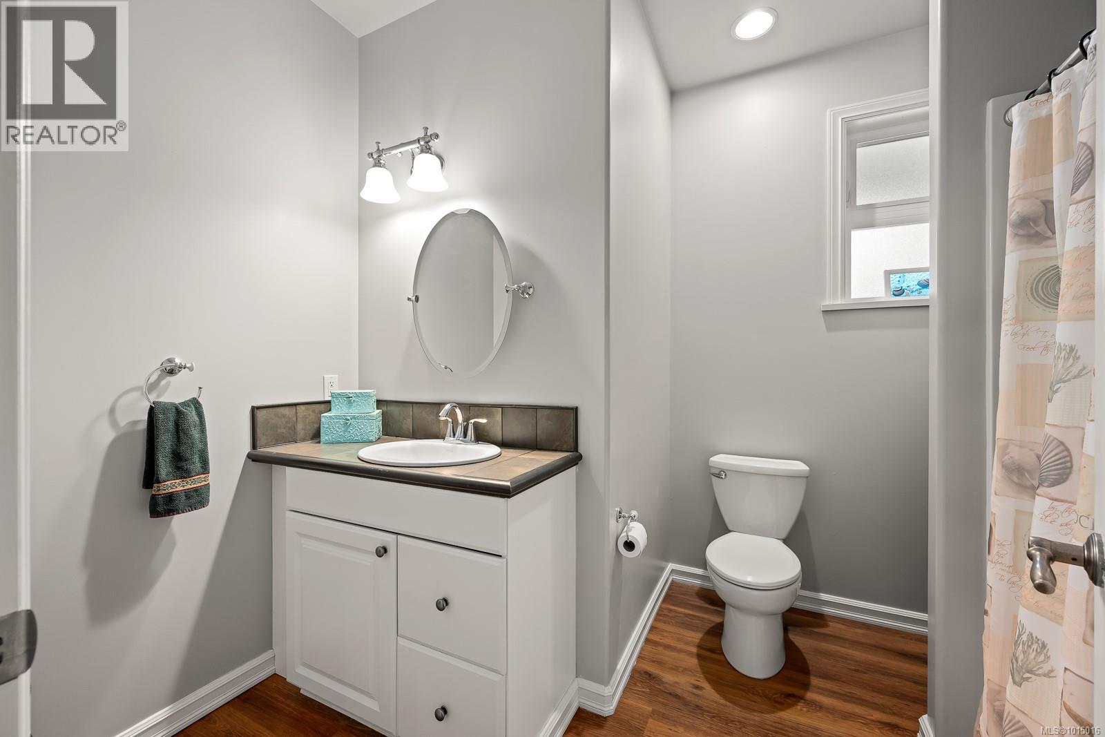 6505 Mystery Beach Rd, Fanny Bay